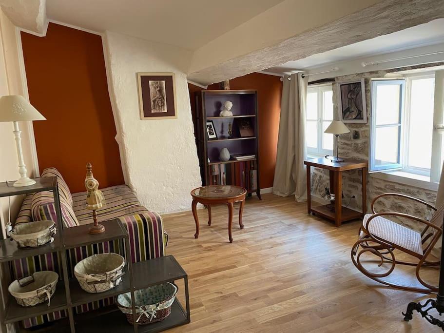 La Maison De Lea, Chambres D'Hotes De 14 Couchages Tournus Exterior photo